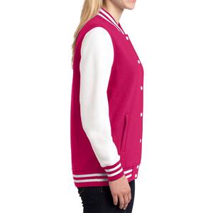 Veste universitaire en tricot écossais de haute qualité pour femmes, en laine respirante et écologique, personnalisable - Product Image 4