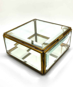 Caja de Joyería de Vidrio con Detalles Metálicos Dorados Estilo Nórdico, Organizador de Adornos con Espejo, Caja de Almacenamiento de Cosméticos Moderna, Exhibidor de Vidrio - Product Image 1