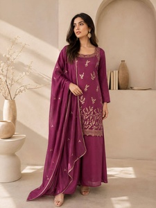 Robes de mariée et ensembles de salwar kameez pour femmes, dernières créations, pour les occasions spéciales, disponibles à prix abordable en provenance d'Inde. - Product Image 1