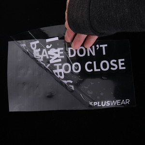 Rouleau de Vinyle Adhésif Découpable Couleur avec Laminage Brillant, <span class=keywords><strong>Film</strong></span> Amovible Auto-Adhésif Écologique Anti-UV pour Vitrage de Fêtes - Product Image 2