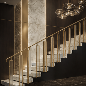 Barandilla de escalera de lujo en oro con balaustres rectangulares altos para villas, hoteles e interiores de viviendas con metal de primera calidad. - Product Image 1