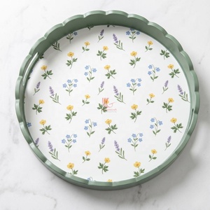 Plateau décoratif floral rond en plastique vert, style shabby chic, avec poignée, pour la décoration de la maison - Product Image 3