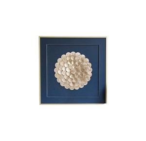 Escultura Redonda Texturizada de Madreperla Pintada a Mano Exclusiva, Arte de Pared Premium para Interiores de Lujo - Product Image 1