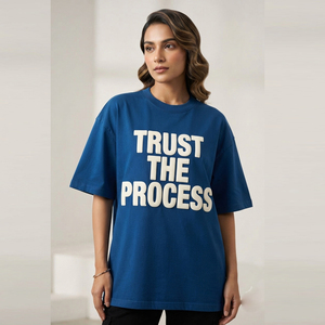T-shirt pour femme à impression en relief, coupe oversize, col rond, manches courtes, en coton premium, style streetwear, épaules tombantes - Product Image 1