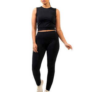 Ensemble de yoga de couleur unie de style nouveau pour femmes, séchage rapide, écologique, respirant, vêtements de sport 2 pièces fabriqués au Pakistan - Product Image 1