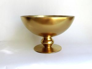 Tazón de metal chapado en oro hecho en India para servir frutas y ensaladas, reutilizable y sostenible para uso diario en la cocina, venta al por mayor. - Product Image 3