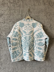 เสื้อแจ็คเก็ตปักมือลายซูซานีสำหรับผู้หญิง สไตล์วินเทจ อุซเบก ลายดอกไม้ โบโฮ เอธนิค  เสื้อโค้ทปักลายดอกไม้สีสันสดใส เสื้อแจ็คเก็ตซูซานีอุซเบก - Product Image 2