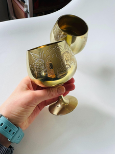Juego de 2 Copas de Vino Grabadas en Latón Estilo Vintage, Copas Decorativas para Aniversario, Inauguración de Casa y Regalos Corporativos - Product Image 4