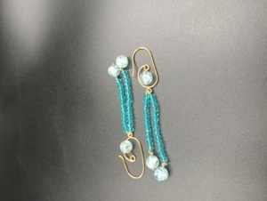Boucles d'oreilles créoles en perles d'eau de mer plaquées or, forme goutte d'eau, style minimaliste, bijoux pour femmes pour tous les jours et cadeau - Product Image 5
