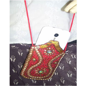Bolsa de Lujo para Teléfono Móvil con Bordado Étnico en Satén, con Cordón, Hecha a Mano, Elegante, Tipo Bandolera - Product Image 5