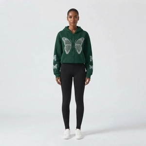 Sweat-shirt à capuche court pour femme, vert foncé, orné de strass et de papillons, fermeture éclair, style streetwear tendance - Product Image 1