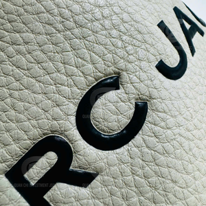 Parches Termoadhesivos de Vinilo Metálico de Alta Calidad con Logotipo de Silicona 3D Personalizado, Ecológico y Sin Níquel, para Coser en Prendas - Product Image 4