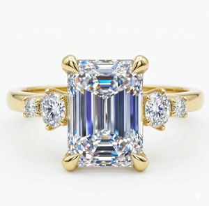 Anillo de Compromiso con Moissanita Corte Esmeralda en Plata de Ley 925 Bañada en Oro de 18K para Ella - Regalo Elegante y de Lujo para Cumpleaños - Product Image 1