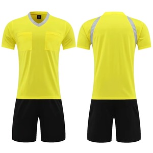 Camiseta de Fútbol Amarilla con Cuello en V para Hombre, con Bolsillos, Absorbente de Humedad, Manga Corta, Conjunto de Uniforme con Pantalones Cortos Negros, Corte Regular, para Todas las Temporadas - Product Image 1