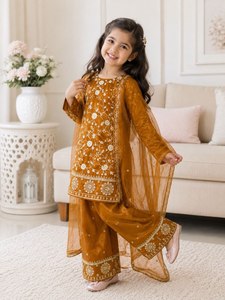 Ensemble Salwar Kameez brodé moutarde pour enfants, tenue ethnique pakistanaise avec dupatta pour filles, idéal pour fêtes et mariages - Product Image 1