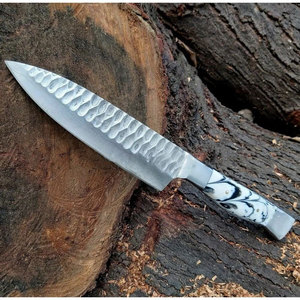 Cuchillo de acero de Damasco con mango azul marmoleado y hoja con patrón martillado - Product Image 6