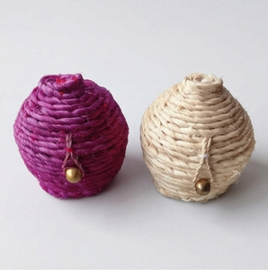 Boule décorative ronde tissée à la main avec clochette, pour la décoration intérieure du salon, couleur violette et naturelle - Product Image 1