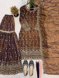 Ensemble prêt-à-porter brodé indien Sharara Gharara Kurti en soie, style pakistanais, pour toutes les occasions, vente en gros - Product Image 4