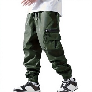 Pantalon cargo vert pour homme, taille élastique, plusieurs poches, fermeture à cordon, respirant, poids moyen, polyester, style décontracté urbain - Product Image 1