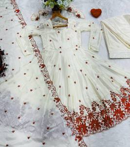 Robe Anarkali en soie blanche avec broderie rouge, tenue traditionnelle indienne et pakistanaise pour mariage, coupe ample, longueur au sol, pour femme - Product Image 1