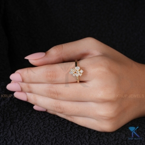 Bague de fiançailles en or massif avec diamants de laboratoire en grappe fantaisie, bijoux fins vintage multi-formes pour mariée, cadeau personnalisé pour anniversaire ou fête - Product Image 6