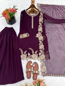 Ensemble Kurta et pantalon pour femme, style traditionnel indien pakistanais, couleur violette, avec dupatta, coupe régulière, longueur au sol, en rayonne, pour mariage - Product Image 5