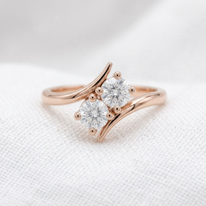 แหวนหมั้นเพชรรัสเซียทรงบริลเลียนต์ชุบทองคำขาว 14K สำหรับผู้หญิง ยี่ห้อ RIZTA JEWEL ได้รับการรับรองจาก IGI หรูหราสำหรับงานแต่งงาน - Product Image 6