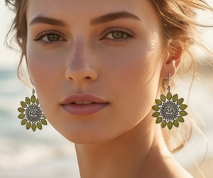 DIVYORO GREEN FLORAL STUDS - Product Image 3