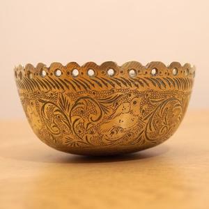 Vaisselle de service artisanale au design rustique, plats et bols pour la présentation des aliments, décoration intérieure, matériau solide - Product Image 2