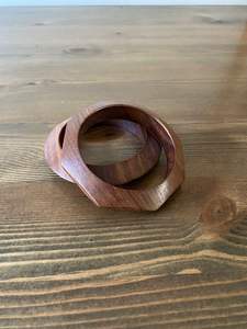 กำไลข้อมือทองแดงอาร์ตเดโคแบบคลาสสิกใหม่จาก Unique Craft India ทำด้วยมือ เป็นมิตรกับสิ่งแวดล้อม ปรับขนาดได้ เหมาะสำหรับผู้หญิง สวมใส่ได้ทุกวัน หรือเป็นของขวัญวันเกิด - Product Image 4