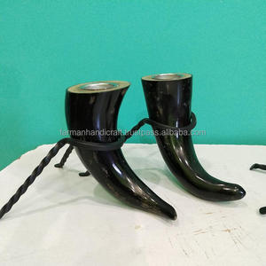 Ensemble de 2 bougeoirs décoratifs en corne de bœuf Viking avec support métallique – Vente Flash - Product Image 4