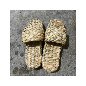 Chaussons en jacinthe d'eau à vente rapide, chaussures en fibres tissées pour la maison et le spa, respirants, confortables, légers, flexibles, faciles à porter et s'adaptant parfaitement. - Product Image 4