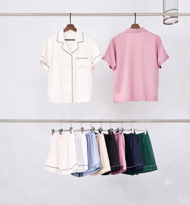 ชุดนอนผ้าไหมซาติน 100% แขนสั้น ติดกระดุมด้านหน้า สีขาวล้วน คอปกแบบคลาสสิก กางเกงขาสั้นเอวกลาง ชุดนอนฤดูร้อน - Product Image 3