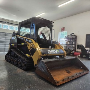 Cargadora compacta ASV asequible que ofrece un rendimiento confiable, potencia hidráulica fuerte y fácil operación para el trabajo diario - Product Image 1