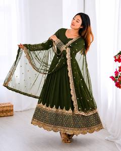 Costume Anarkali traditionnel pour femmes, vert, avec broderies dorées, dupatta, coupe ample, longueur au sol, style indien pakistanais - Product Image 2