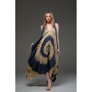 เดรสยาวผู้หญิงลายมัดย้อม ผ้าธรรมชาติรักษ์โลก ทรงหลวม คอวี แขนกุด สไตล์โบฮีเมียน สำหรับฤดูร้อนและชายหาด - Product Image 2