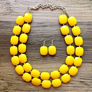 Collier à breloques en résine moulée sur mesure, design artistique, thème amour, bijoux de mariage - Product Image 5