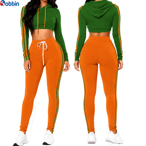 Conjunto Deportivo Verde y Naranja de Alta Calidad para Mujer, Sudadera Corta con Capucha y Pantalones Jogger de Cintura Alta, Estilo Universitario, Ropa Deportiva Urbana - Product Image 1