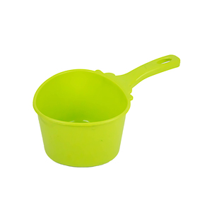 Pelle à eau en plastique PP économique en forme de fraise de haute qualité avec longue poignée ustensile de salle de bain de cuisine domestique - Product Image 2