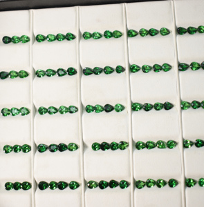 Lot de pierres précieuses en tsavorite naturelle vert profond, qualité œil de chat, en vrac, 3x5 mm, 7x5 mm, 6x4 mm, 5x4 mm - Product Image 6