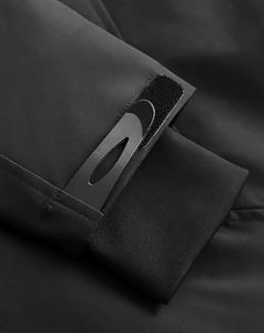 Chaqueta Cortavientos con Capucha para Invierno, Estilo Urbano Moderno, Impermeable y Resistente al Viento, Moda Casual Contemporánea 100% - Product Image 4