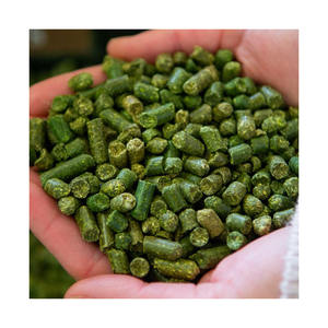 Achetez du foin d'alfalfa biologique avec emballage sur mesure, en vente par des exportateurs indiens, prix de gros - Product Image 5