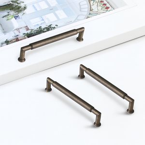 Tirador de Barra Redondo de Aleación de Zinc Bronce Antiguo de Gran Venta para Muebles de Cocina, Baño, Cajones y Mesitas de Noche - Product Image 1