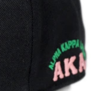 Gorra de Béisbol Negra AKA Crest, Ajustable con Cierre a Presión, Logotipo Bordado, Estilo Casual Unisex, Moda Urbana y Preppy para Exteriores - Product Image 3