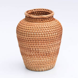 Vase en rotin tressé artisanal avec col en forme de bouteille – Fabriqué en rotin naturel de haute qualité - Product Image 4