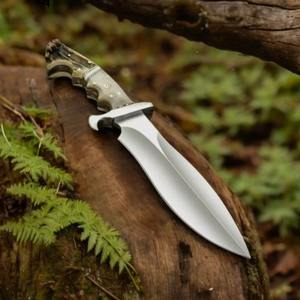Nouveau Couteau Bowie à Lame Fixe Personnalisable OEM ODM en Acier Damas Entièrement Forgé Fait Main avec Manche en Bois de Cerf PRESTIGE BLADES Vente en Gros - Product Image 1