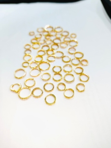 Pendientes de Aro Pequeños de Oro de 18K, Estilo Sania Mirza Huggie Bali, Modernos, con Microincrustaciones, Unisex, para Uso Diario, Joyería Fina - Product Image 2