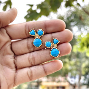 Pendientes de botón llamativos de turquesa azul con diseño geométrico de múltiples piedras, chapados en oro de 18k, de latón, para mujer, estilo minimalista, para fiesta - Product Image 5