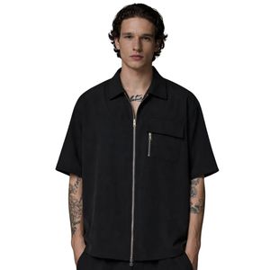 เสื้อเชิ้ตโอเวอร์เชิ้ตแขนสั้นผู้ชายไซส์ใหญ่ ซิปหน้า สไตล์ลำลอง สตรีทแวร์ สีดำล้วน รับผลิตตามแบบ (OEM) ขายส่ง - Product Image 5