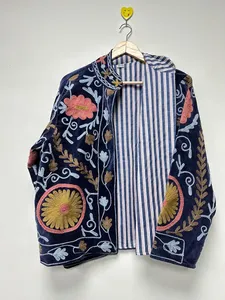 Veste en velours Suzani brodée, veste bohème faite à la main, veste florale, manteau en velours bohème, vêtement d'extérieur unique et tendance, respectueux de l'environnement - Product Image 5